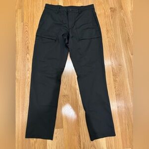 ALO Yoga Men's Black Cargo Pants